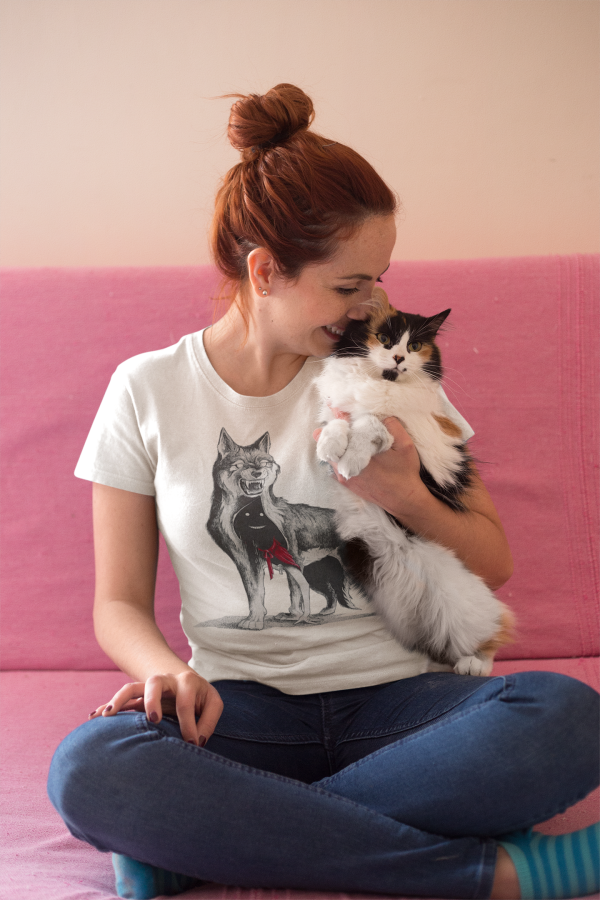 red-head-woman-wearing-a-t-shirt-mockup-while-holding-her-cat-a18994 red-head-woman-wearing-a-t-shirt-mockup-while-holding-her-cat-a18994