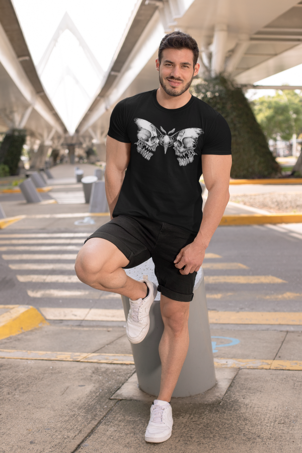 t-shirt-mockup-featuring-a-fit-man-under-a-city-bridge-28521 t-shirt-mockup-featuring-a-fit-man-under-a-city-bridge-28521