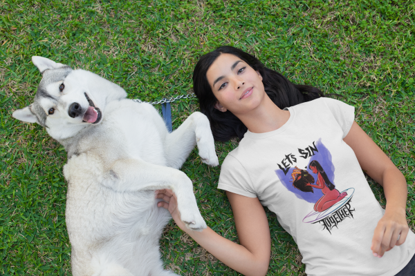 t-shirt-mockup-of-a-woman-lying-on-the-grass-with-her-dog-30660 t-shirt-mockup-of-a-woman-lying-on-the-grass-with-her-dog-30660